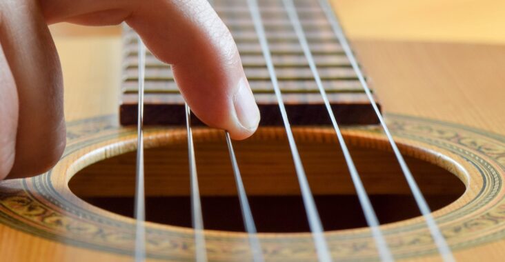 Latihan Gitar Senar Nylon Meredakan Stres