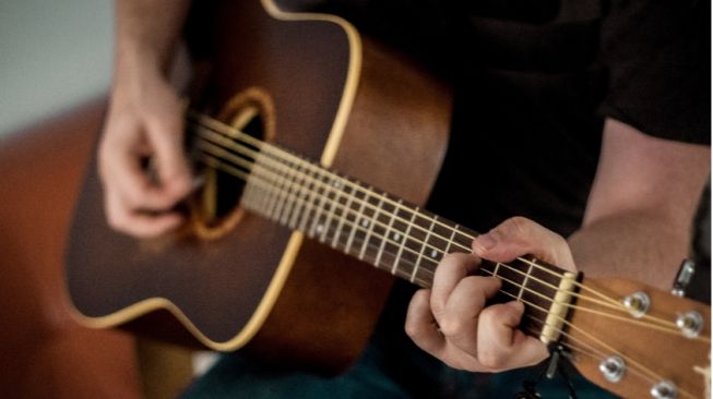 Musik Instrumental Gitar Meningkatkan Konsentrasi