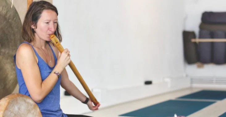 Sound Healing dengan Flute Jadi Tren di Yoga Studio